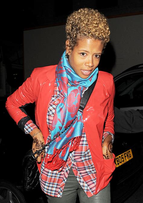 Kelis nipple wardrobe malfunction edited out of Alan Titchmarsh。